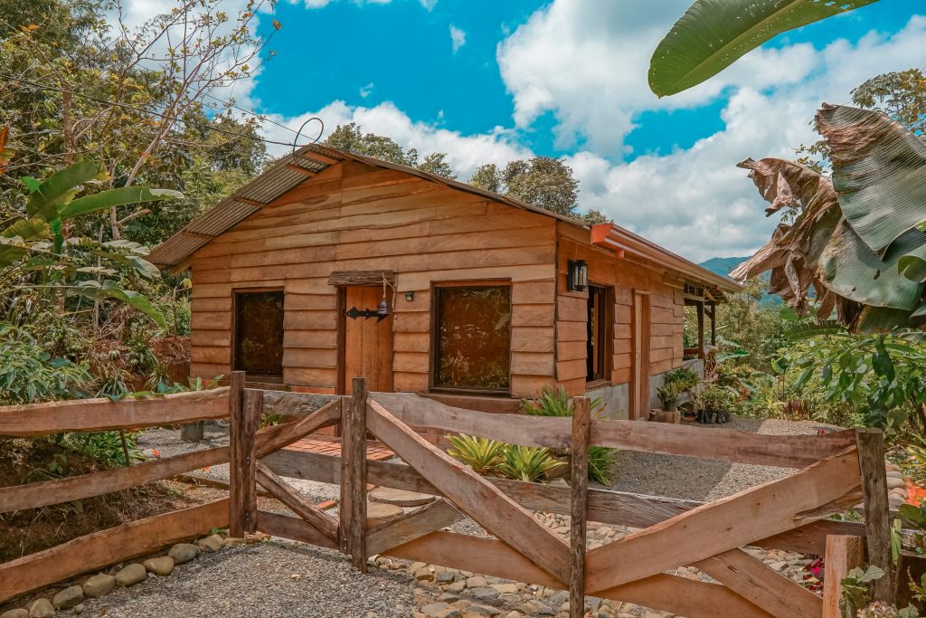 Cabaña Bosque La Tigra Frente - entrada